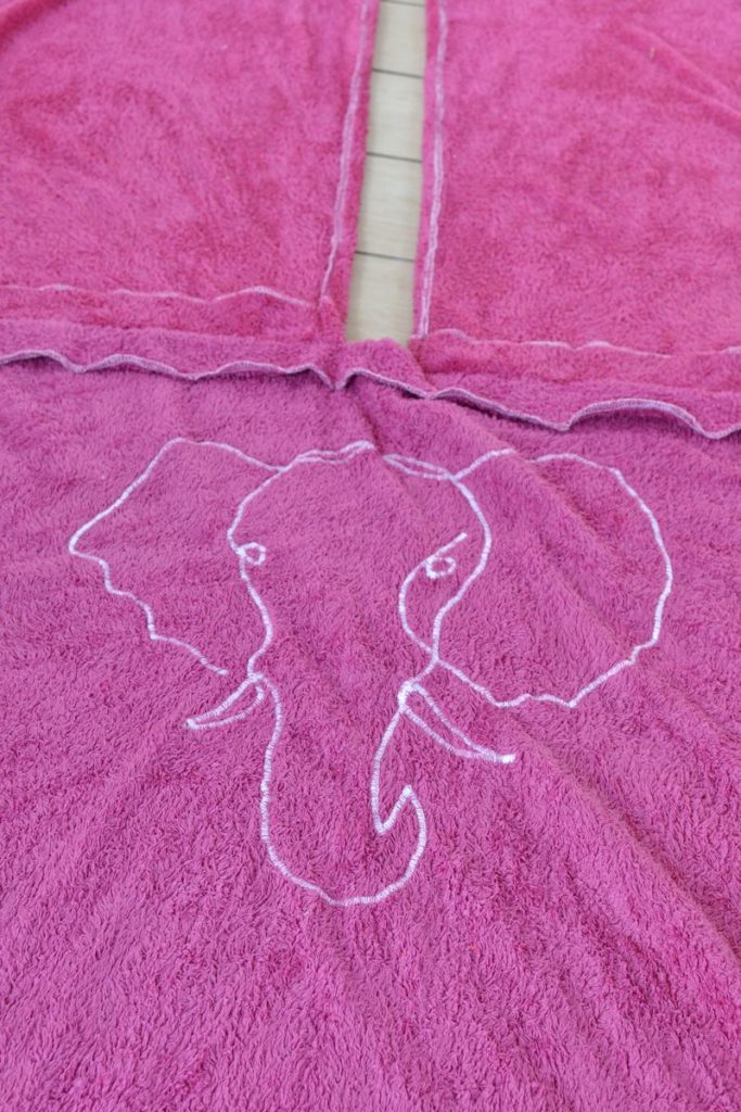 montage cape de bain éléphant violette