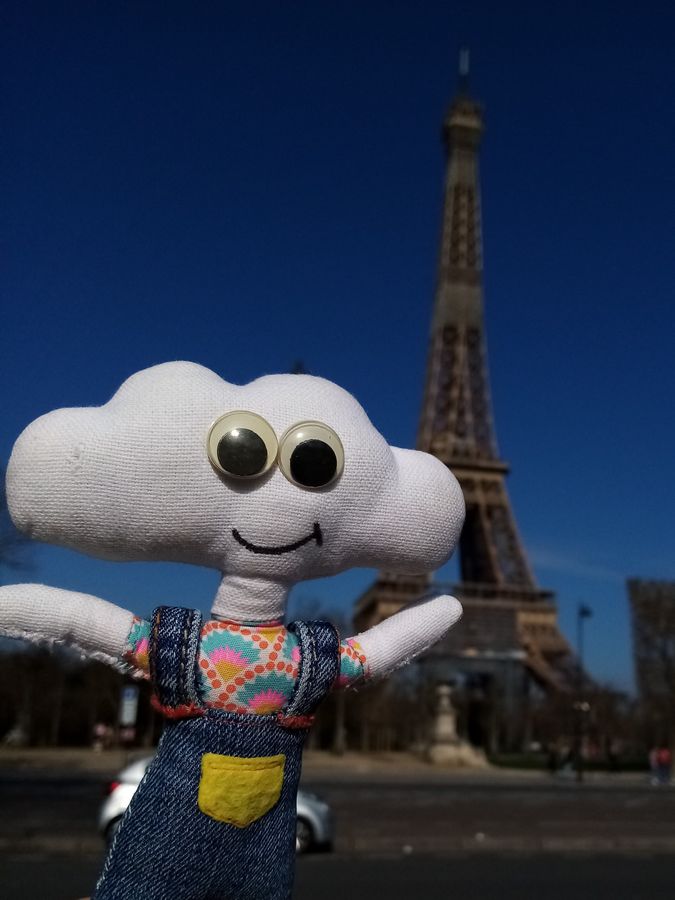 Mr Dream devant la Tour Eiffel