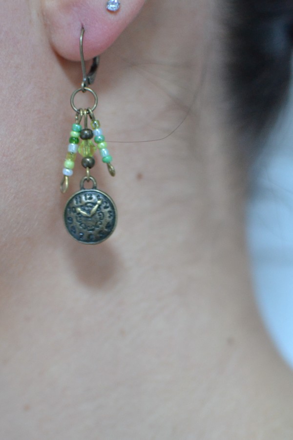 boucles d'oreilles horloges et perles vertes