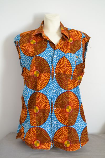 chemise africaine en wax appartenant à mon tonton, prête à être upcyclée